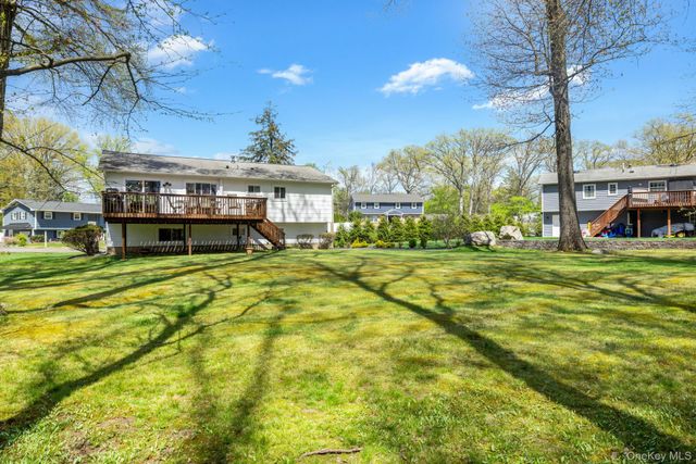 26 Spruce Lane, West Nyack, NY 10994