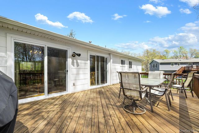 26 Spruce Lane, West Nyack, NY 10994