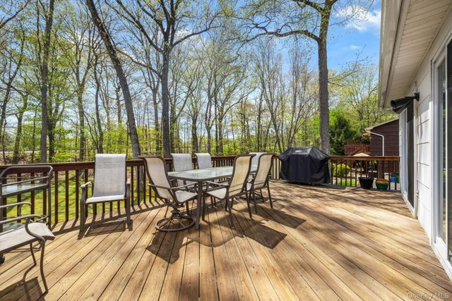 26 Spruce Lane, West Nyack, NY 10994