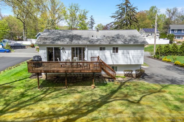 26 Spruce Lane, West Nyack, NY 10994