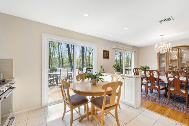 26 Spruce Lane, West Nyack, NY 10994