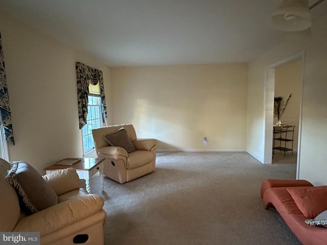 703 LORA LN, Hockessin, DE 19707