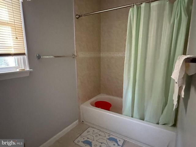 703 LORA LN, Hockessin, DE 19707