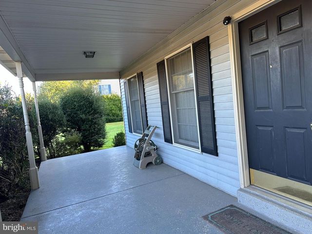 703 LORA LN, Hockessin, DE 19707