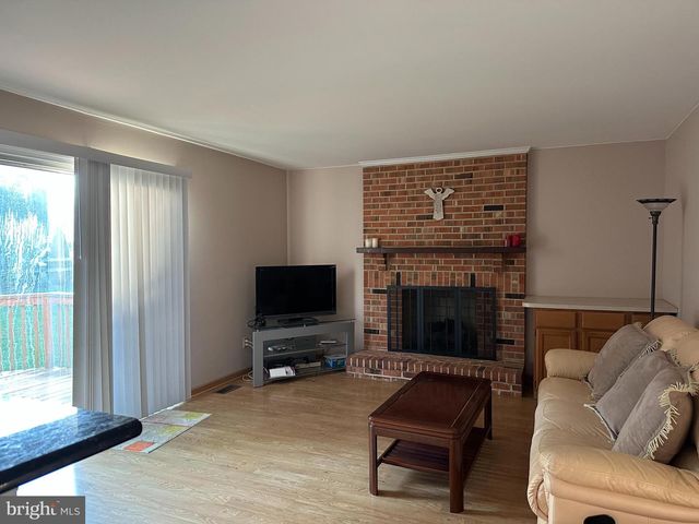 703 LORA LN, Hockessin, DE 19707