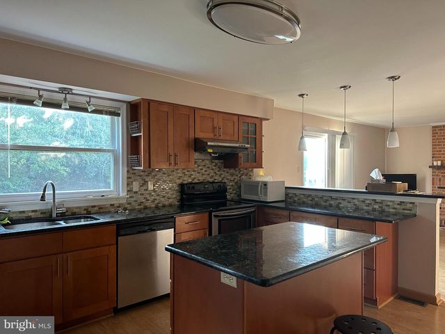 703 LORA LN, Hockessin, DE 19707