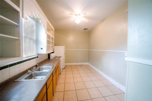 2303 Chestnut Street A, Houston, TX 77009