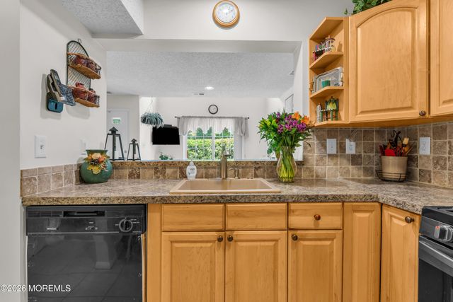 54 Phoenix Court, Tinton Falls, NJ 07712