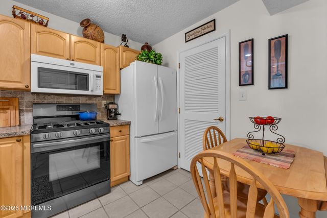 54 Phoenix Court, Tinton Falls, NJ 07712