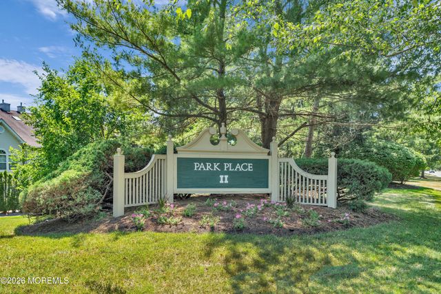 54 Phoenix Court, Tinton Falls, NJ 07712