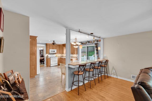 4 Holly Street, Jackson, NJ 08527