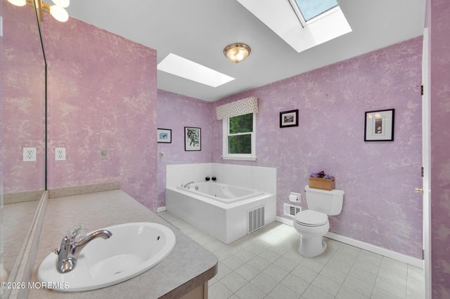 4 Holly Street, Jackson, NJ 08527