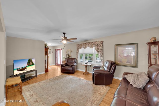 4 Holly Street, Jackson, NJ 08527