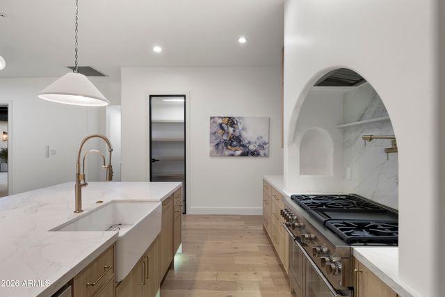 4202 N 33RD Street, Phoenix, AZ 85018
