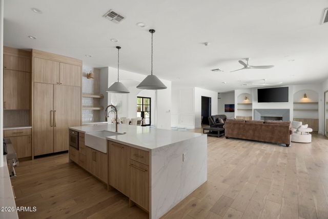 4202 N 33RD Street, Phoenix, AZ 85018