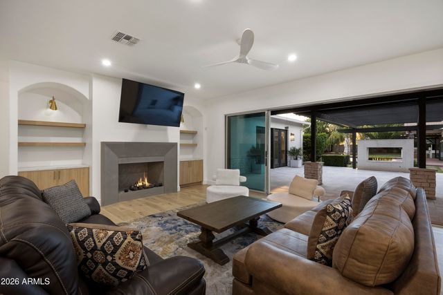 4202 N 33RD Street, Phoenix, AZ 85018