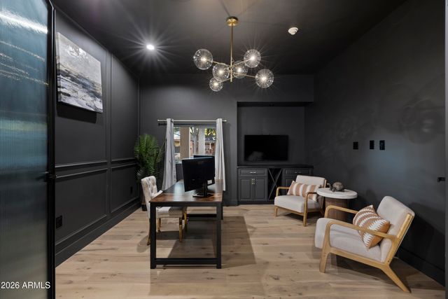 4202 N 33RD Street, Phoenix, AZ 85018
