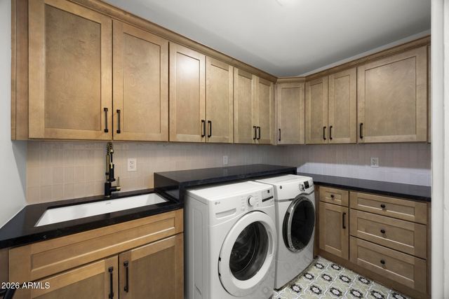 4202 N 33RD Street, Phoenix, AZ 85018