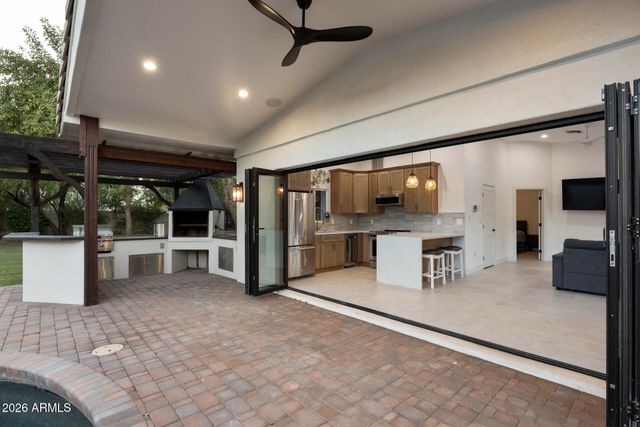 4202 N 33RD Street, Phoenix, AZ 85018
