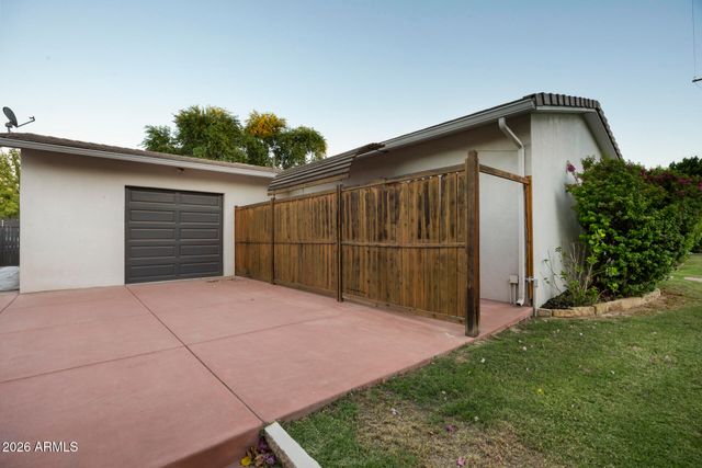 4202 N 33RD Street, Phoenix, AZ 85018