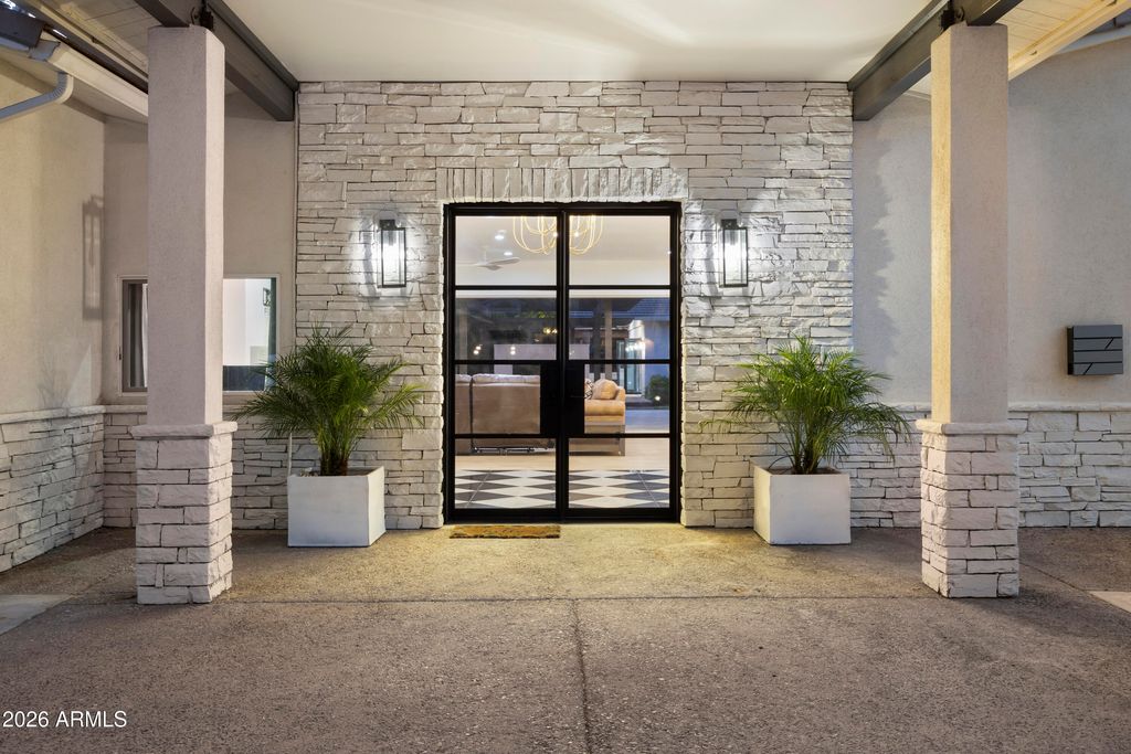 4202 N 33RD Street, Phoenix, AZ 85018