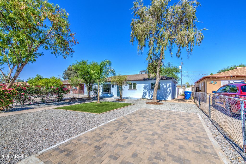 4129 N 49th Drive, Phoenix, AZ 85031