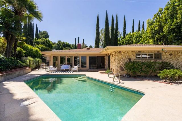 3586 Alana Drive, Sherman Oaks, CA 91403