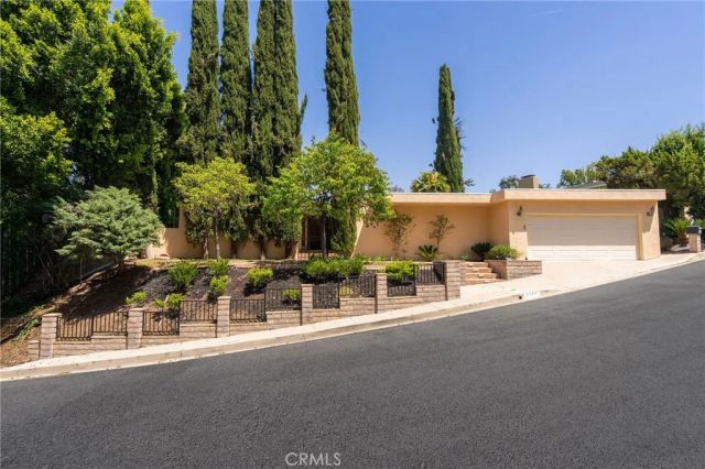3586 Alana Drive, Sherman Oaks, CA 91403