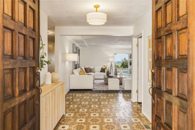 3586 Alana Drive, Sherman Oaks, CA 91403