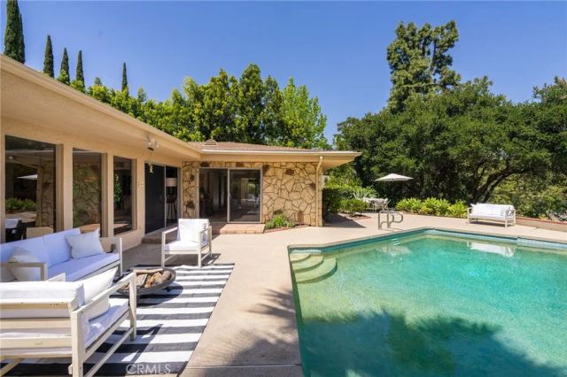 3586 Alana Drive, Sherman Oaks, CA 91403