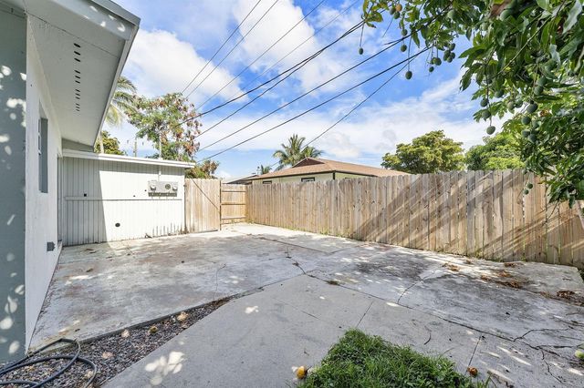 3194 Prince Drive, Lake Worth, FL 33461