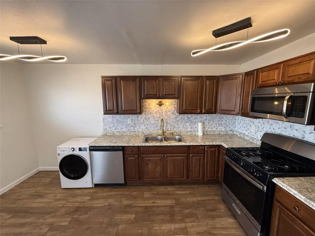 1529 Wirt Road 28, Houston, TX 77055