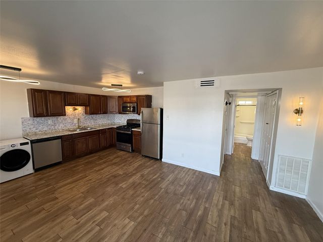 1529 Wirt Road 28, Houston, TX 77055