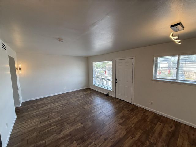 1529 Wirt Road 28, Houston, TX 77055