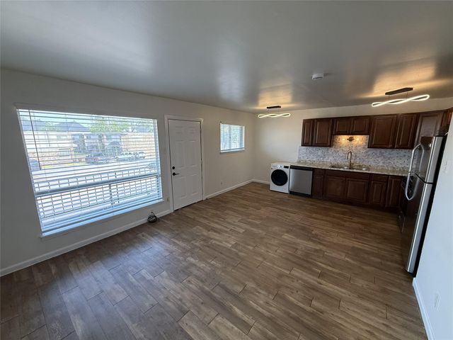 1529 Wirt Road 28, Houston, TX 77055