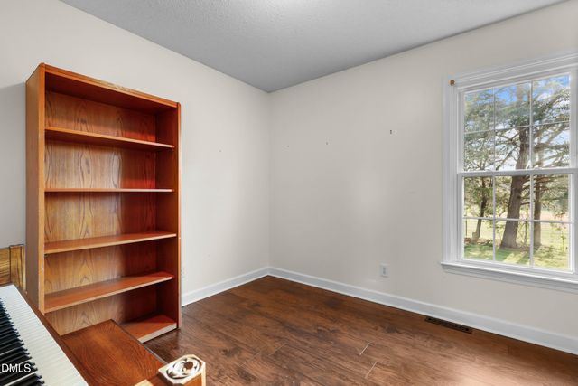 4 Lea Lane, Mebane, NC 27302