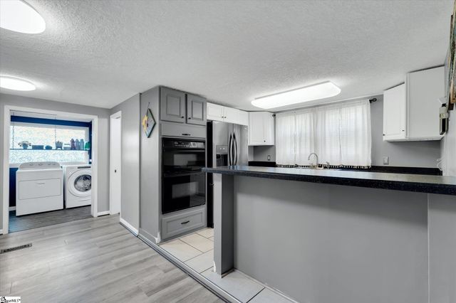 202 Barton Street, Easley, SC 29640