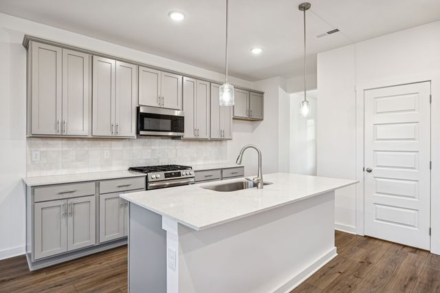 8037 Netterfield Drive, White House, TN 37188