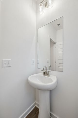 8037 Netterfield Drive, White House, TN 37188