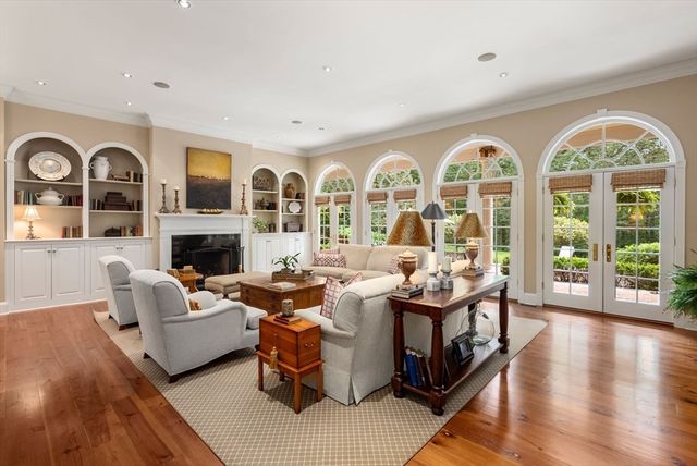 6 Witherbee Ln, Southborough, MA 01772