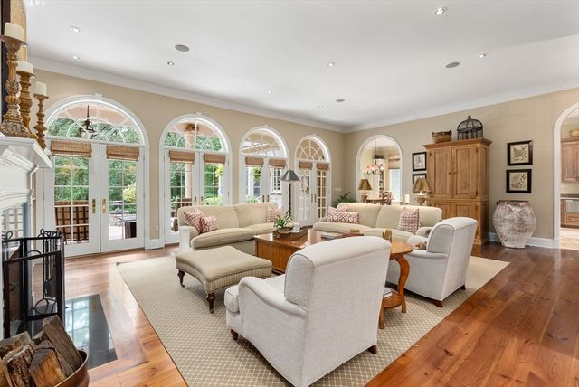 6 Witherbee Ln, Southborough, MA 01772