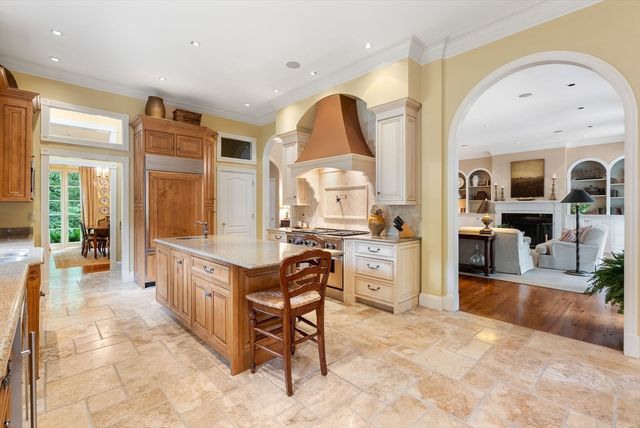 6 Witherbee Ln, Southborough, MA 01772