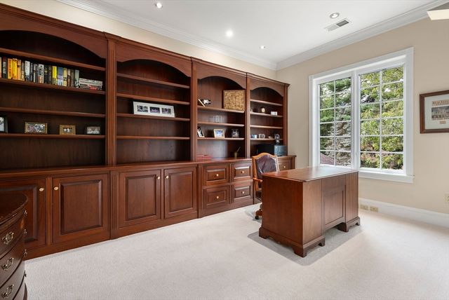 6 Witherbee Ln, Southborough, MA 01772