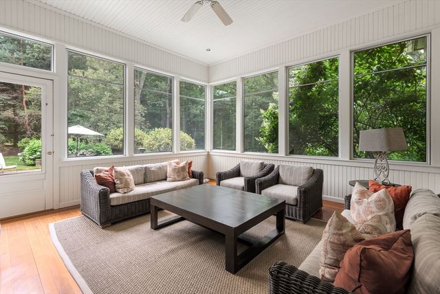 6 Witherbee Ln, Southborough, MA 01772