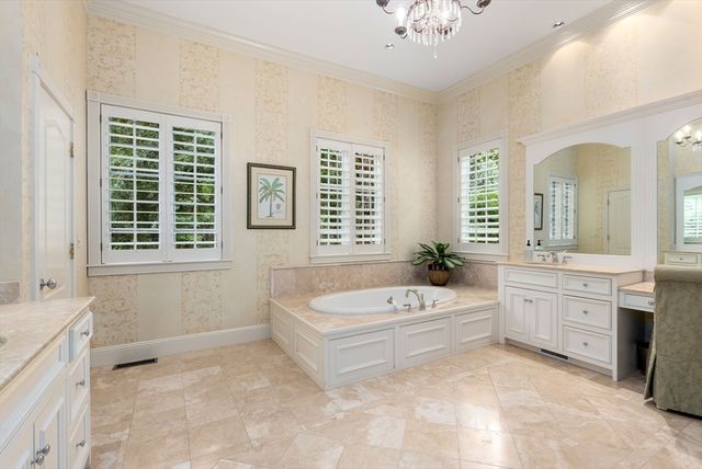 6 Witherbee Ln, Southborough, MA 01772