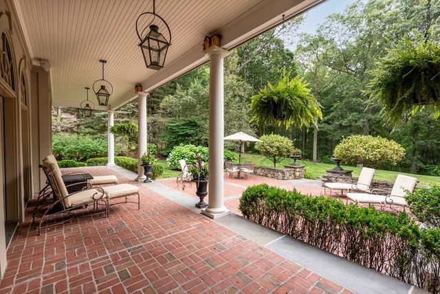 6 Witherbee Ln, Southborough, MA 01772