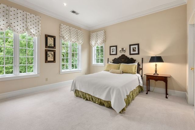 6 Witherbee Ln, Southborough, MA 01772