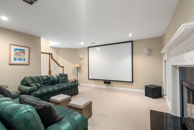 6 Witherbee Ln, Southborough, MA 01772