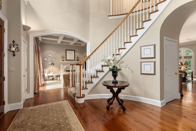6 Witherbee Ln, Southborough, MA 01772