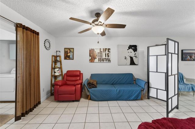 3806 N OAK DRIVE V22, Tampa, FL 33611